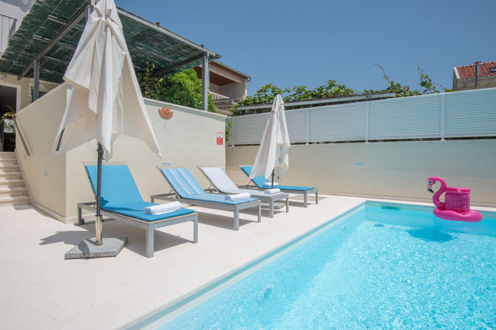 Image No.8-3 Bed Property for sale