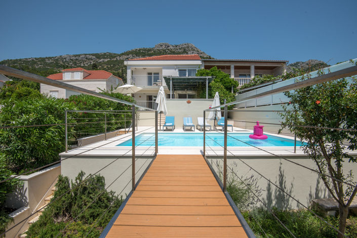 Image No.9-3 Bed Property for sale