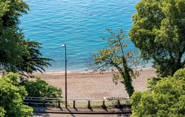 Image No.13-12 Bed Property for sale