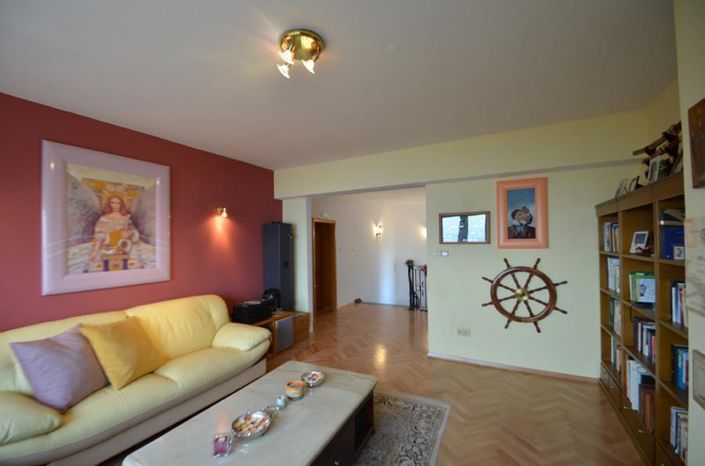 Image No.16-3 Bed Property for sale