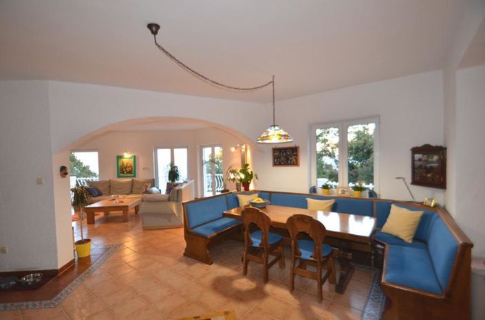 Image No.8-3 Bed Property for sale