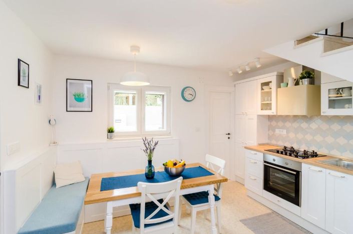 Image No.11-3 Bed Property for sale