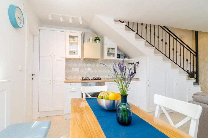 Image No.12-3 Bed Property for sale