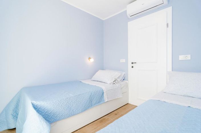 Image No.16-3 Bed Property for sale