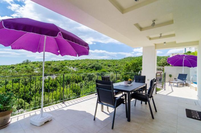 Image No.19-3 Bed Property for sale