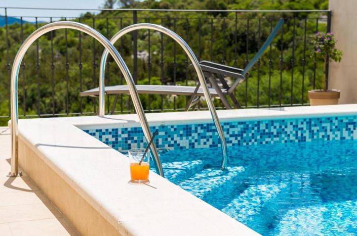 Image No.8-3 Bed Property for sale