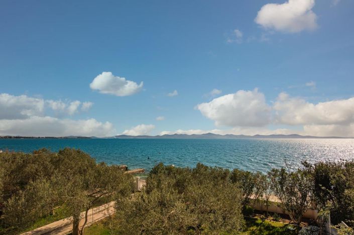 Image No.12-3 Bed Property for sale