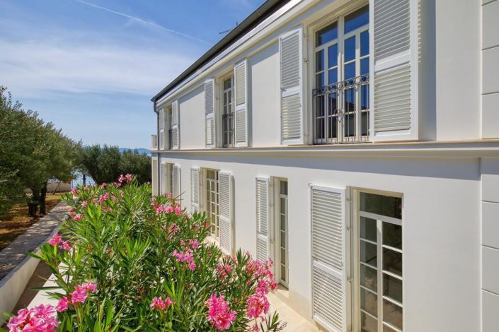 Image No.6-3 Bed Property for sale