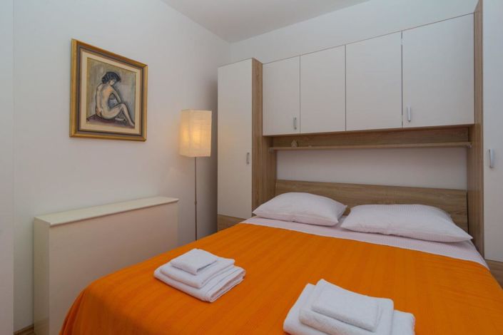 Image No.13-3 Bed Property for sale