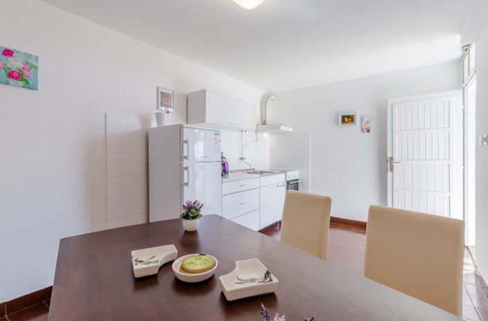 Image No.22-Propriété de 12 chambres à vendre à Marušici