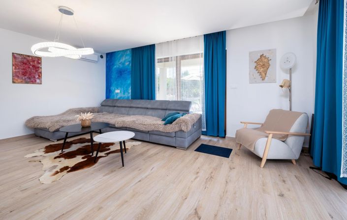 Image No.10-Propriété de 3 chambres à vendre à Labin