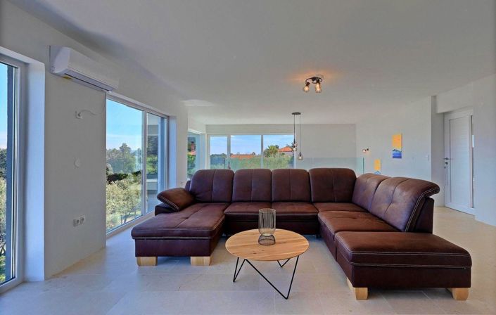 Image No.17-4 Bed Property for sale