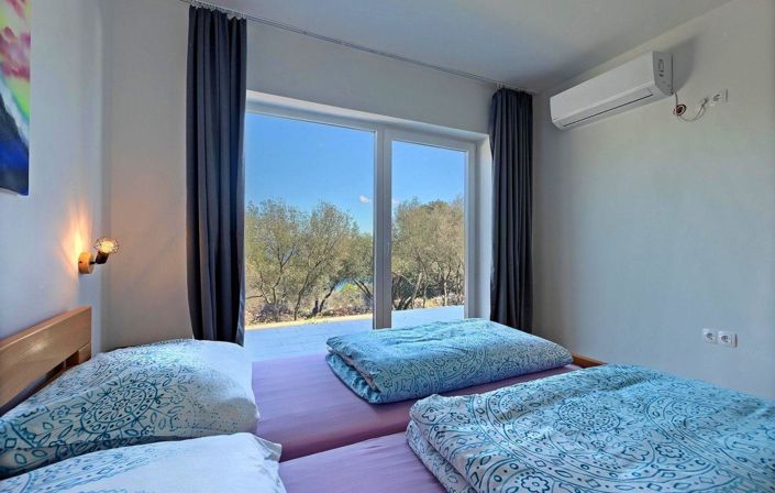 Image No.22-4 Bed Property for sale