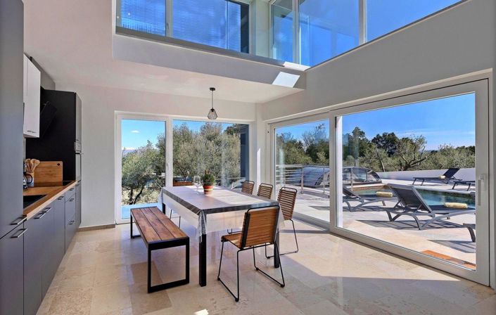 Image No.8-4 Bed Property for sale