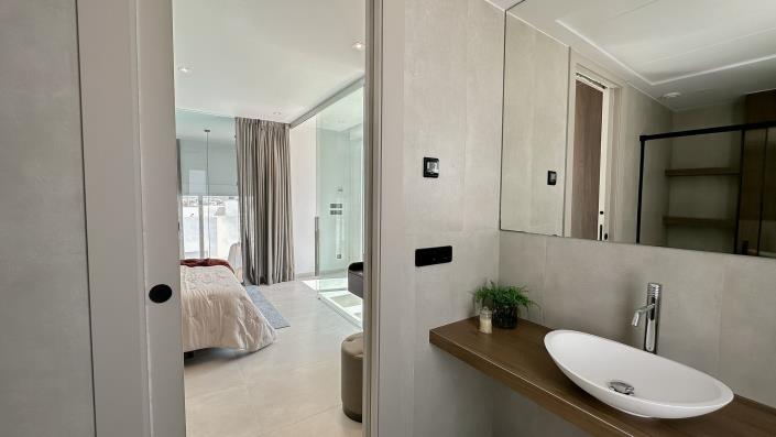 Image No.17-3 Bed Semi-Detached for sale