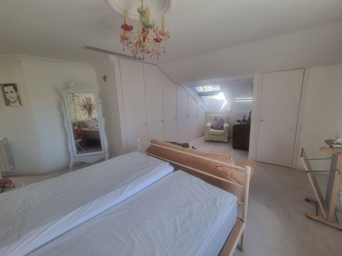 Image No.12-4 Bed Apartment for sale