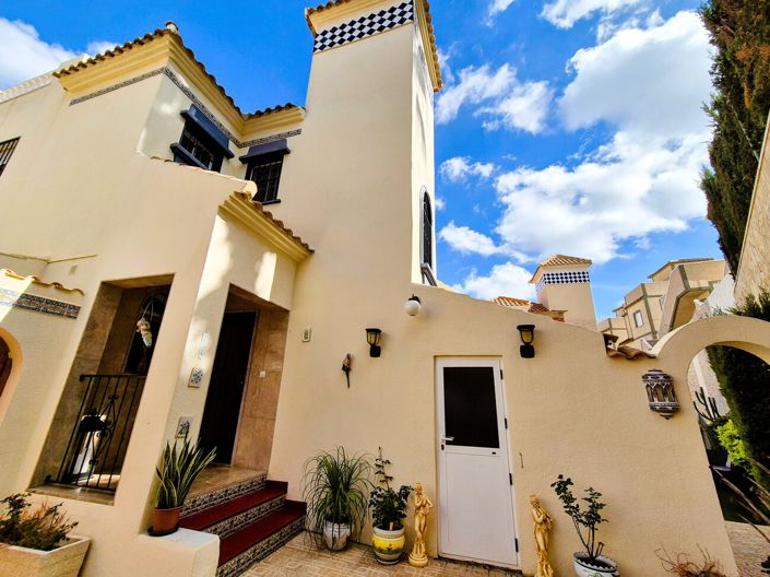 Image No.19-3 Bed Villa for sale