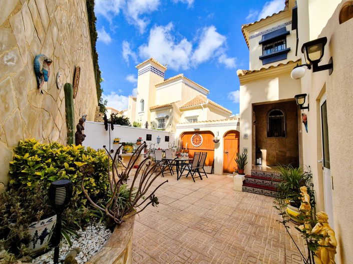 Image No.5-3 Bed Villa for sale