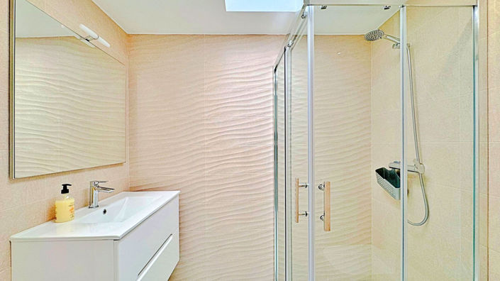 Image No.18-3 Bed Townhouse for sale