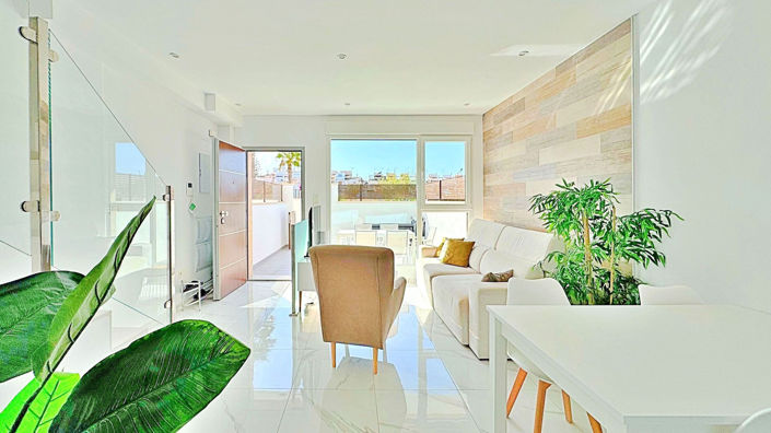 Image No.8-3 Bed Townhouse for sale