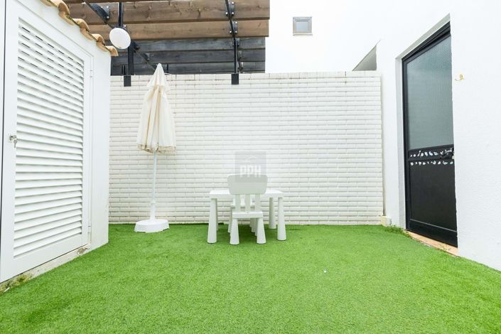 Image No.24-3 Bed Townhouse for sale