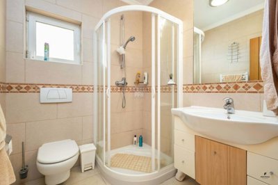 2344-352588-f99b9e343b07b1ea73851c331dc41644a