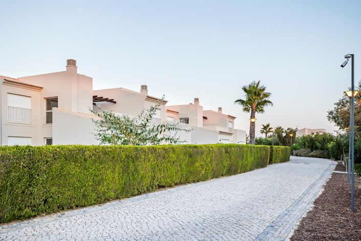 Image No.13-2 Bed Townhouse for sale