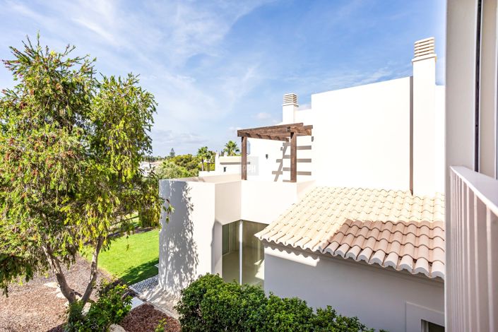 Image No.23-2 Bed Townhouse for sale