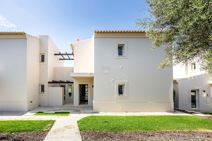 Image No.50-2 Bed Townhouse for sale