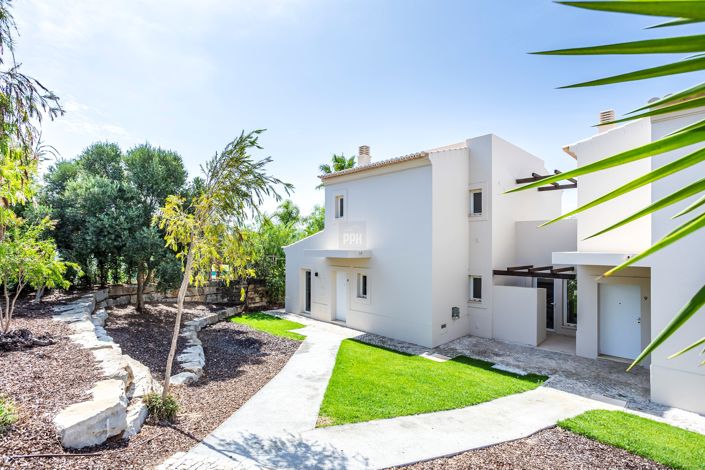 Image No.55-2 Bed Townhouse for sale