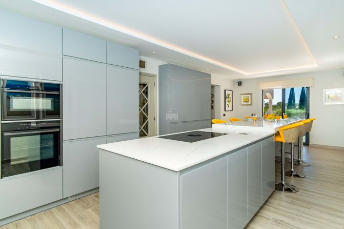 Image No.17-5 Bed Villa for sale