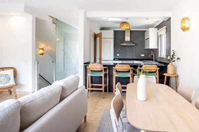 2344-352557-f99b9e343b07b1ea73851c331dc41644a