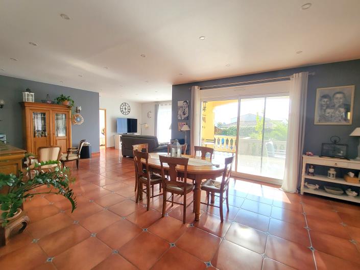 Image No.5-4 Bed Villa for sale