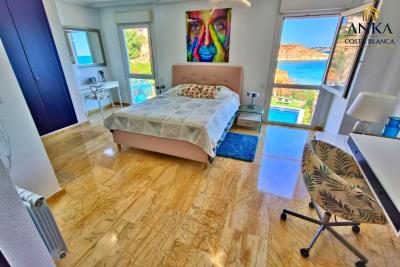 batch_-Aquamarinaphoto_5_2025-07-28_15-53-43