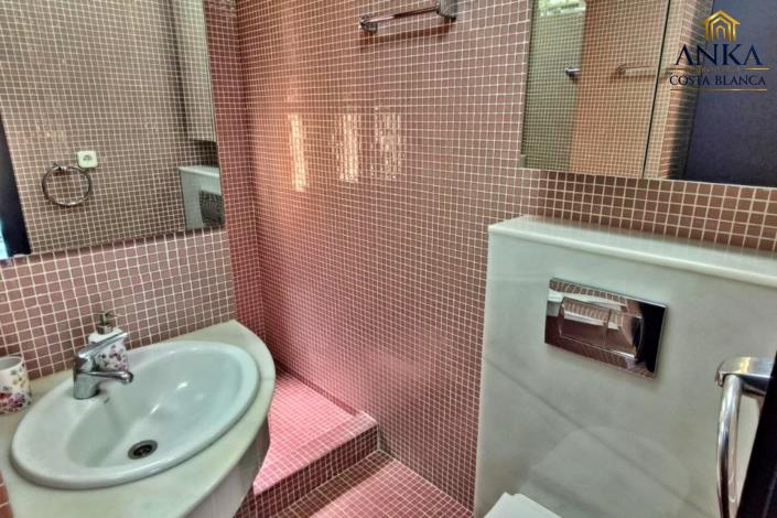 Image No.21-3 Bed Chalet for sale