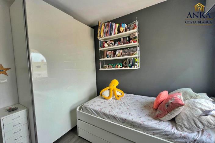 Image No.24-3 Bed Apartment for sale