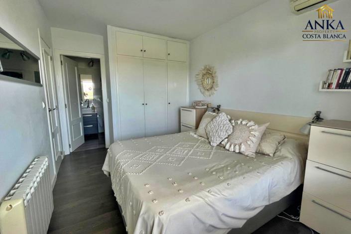 Image No.25-3 Bed Apartment for sale