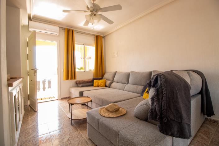 Image No.8-2 Bed Townhouse for sale