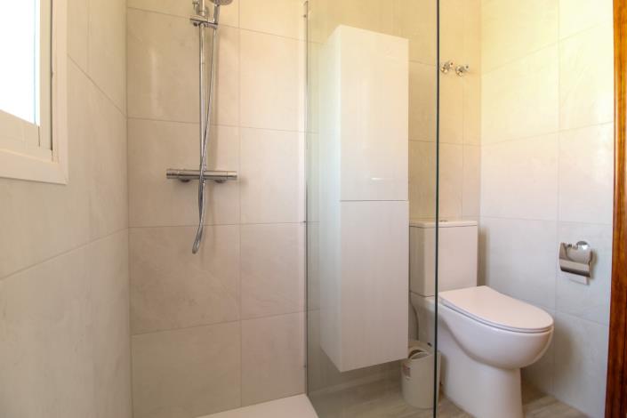 Image No.20-2 Bed Townhouse for sale