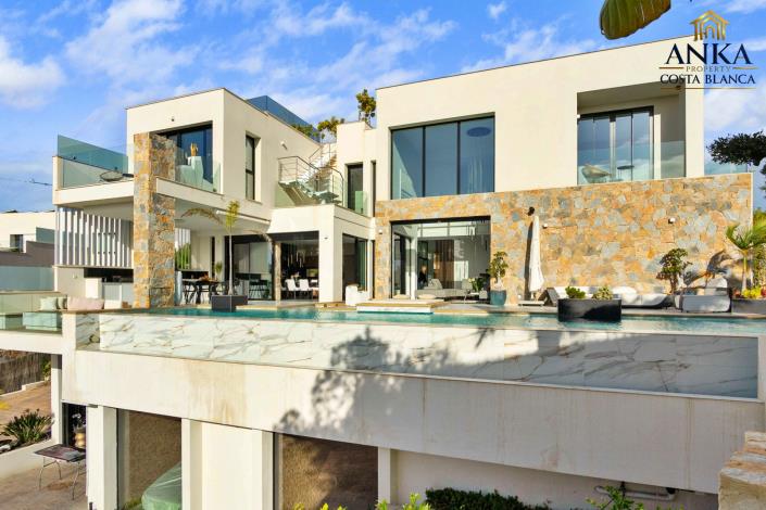 Image No.5-Villa de 4 chambres à vendre à Las Colinas Golf