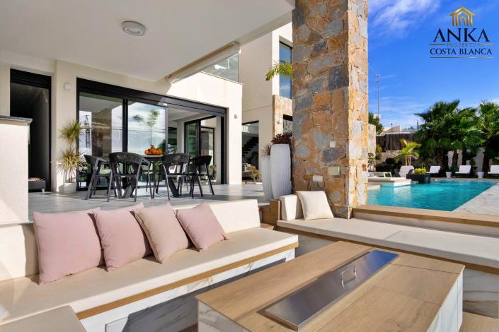 Image No.15-Villa de 4 chambres à vendre à Las Colinas Golf