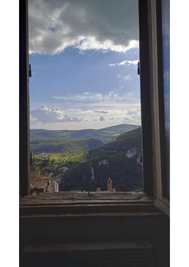 Image No.24-7 Bed Property for sale