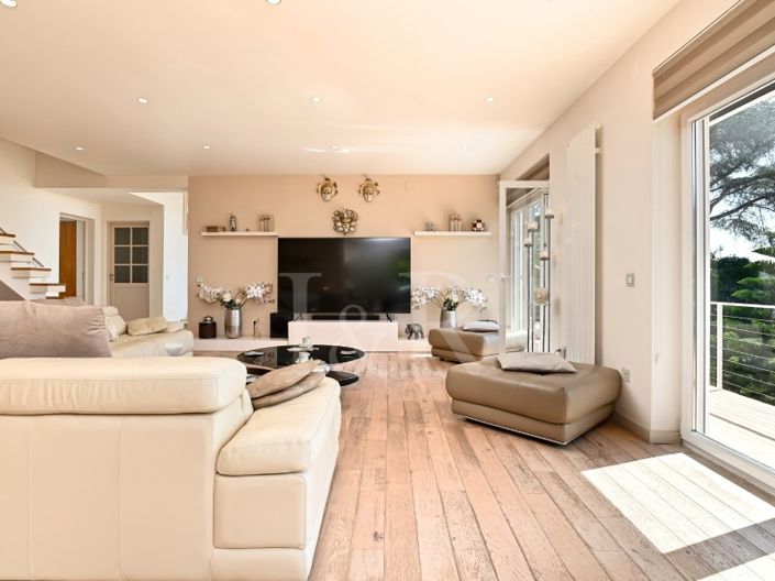 Image No.12-6 Bed House for sale