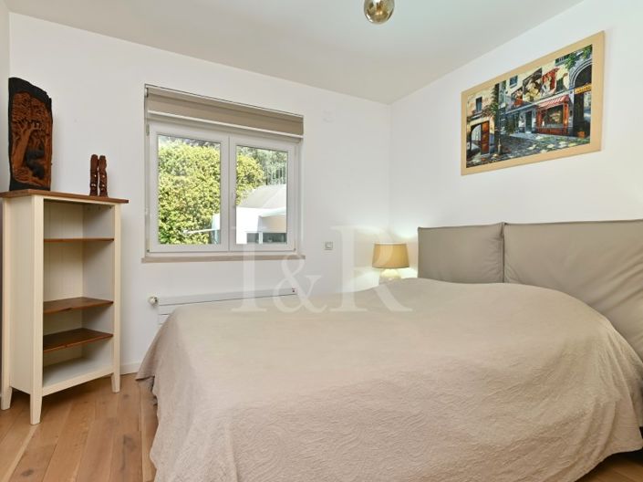 Image No.28-6 Bed House for sale