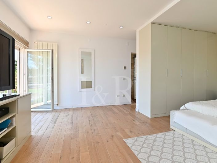 Image No.35-6 Bed House for sale