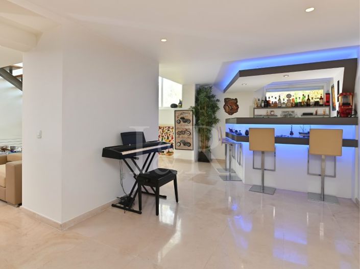 Image No.46-6 Bed House for sale