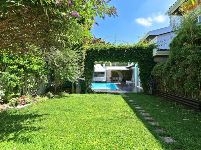 Image No.5-6 Bed House for sale