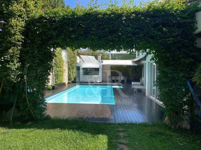 Image No.6-6 Bed House for sale