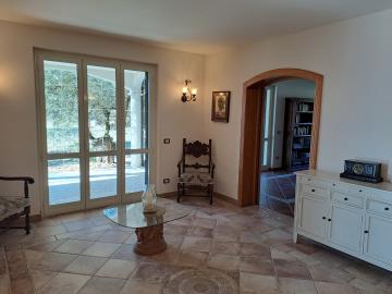 1c6feda7-048d-46a0-8ec9-9d2bd1f414e9-1_all_796