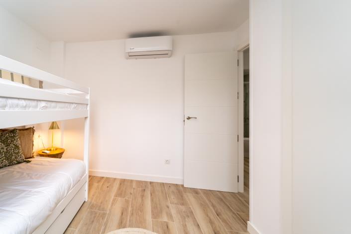 Image No.20-4 Bed Apartment for sale